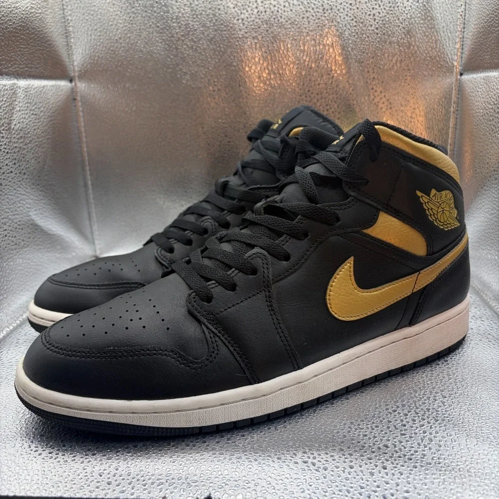 Size 11.5 Nike Air Jordan 1 Black Metallic Gold White Mens Shoes DQ8426-071